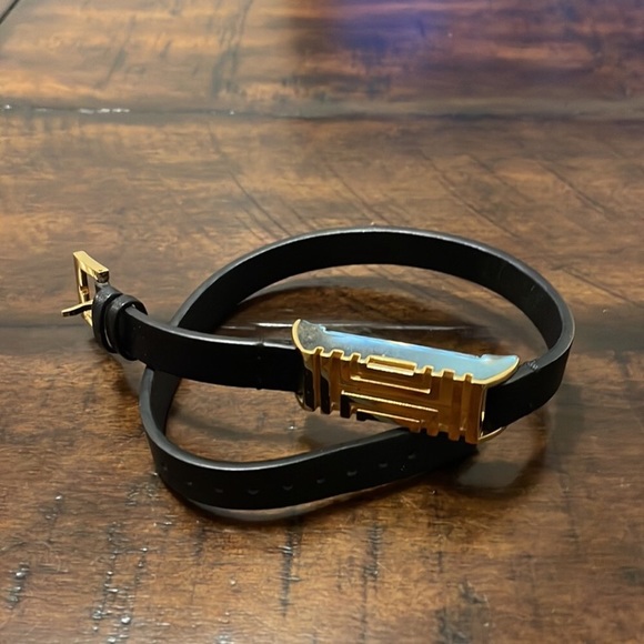 Cute Tory Burch Leather and Gold Bracelet. Like New Condition.👌 - Picture 2 of 6